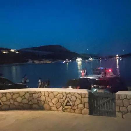 με θέα τη θάλασσα Διαμέρισμα *