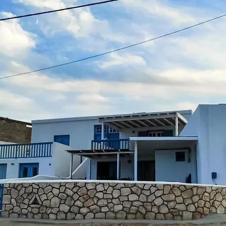 με θέα τη θάλασσα Κίμωλος